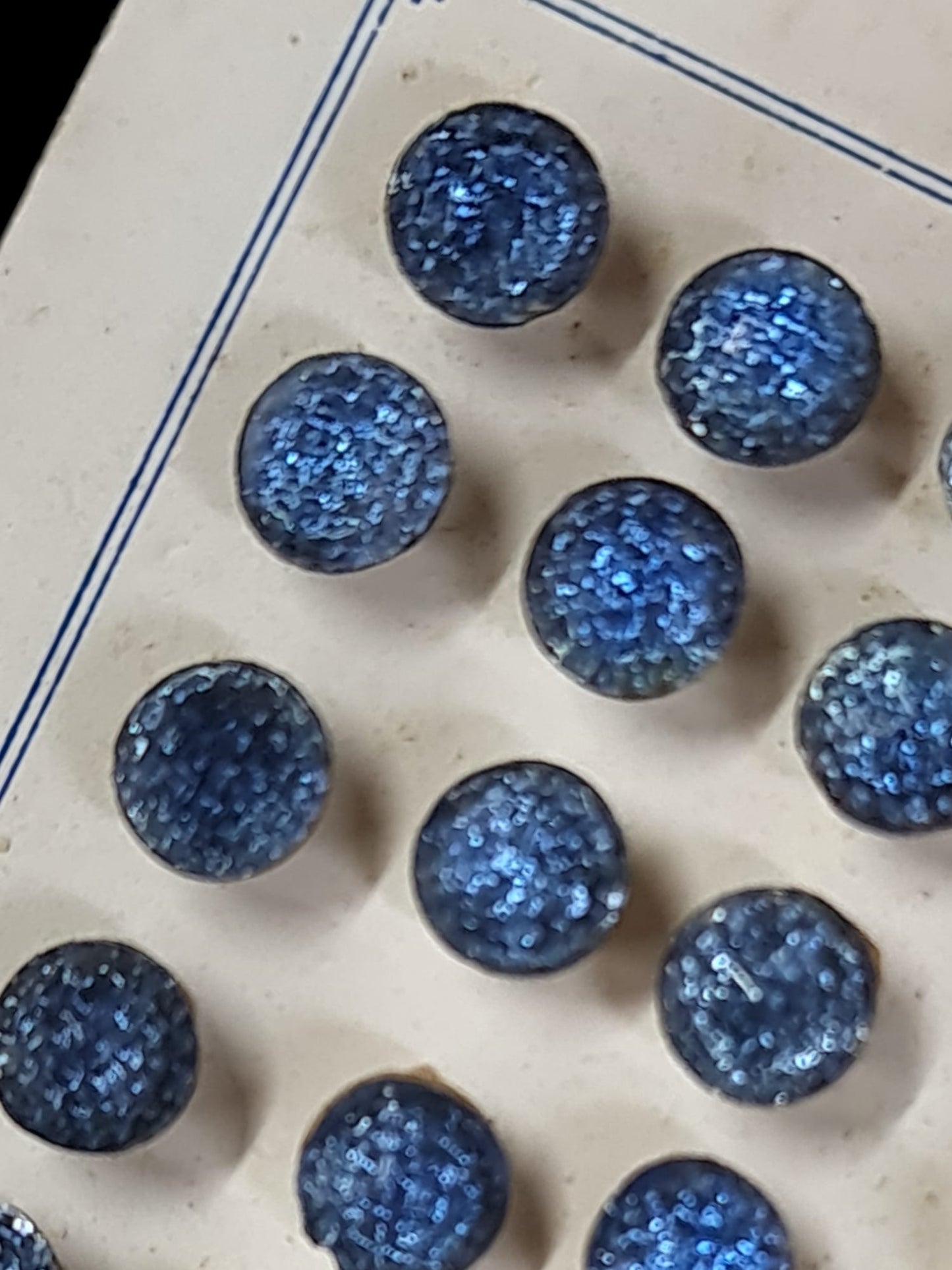 Botones de los años 20 redondos y con piedras brillantes azules
