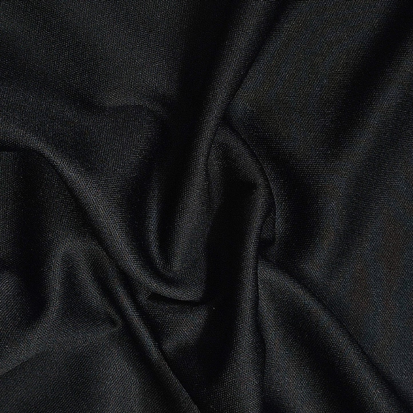 Tela punto de seda negro con caida